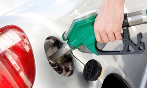 Цены на бензин пошли вниз из-за начала осени