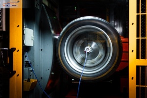 Пирелли тестирует шины на скорости 500 км/ч в лабораторных условиях
